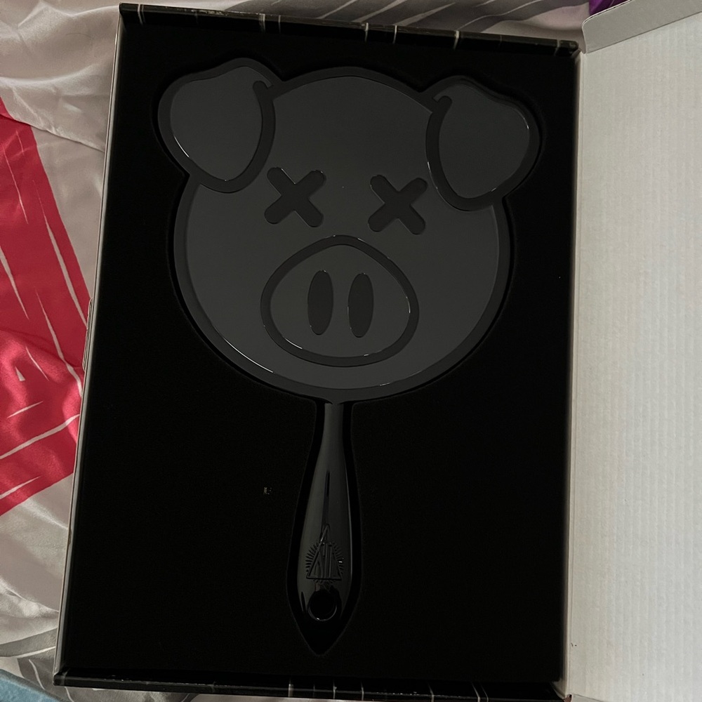 Handheld Pig Mirror | Jeffree Star x Shane Dawson